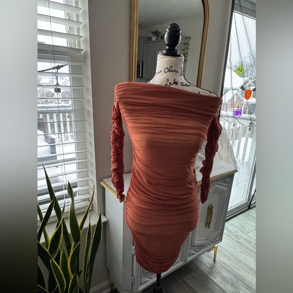 Ready in A ruched off shoulder midi dress. - Picture 2 of 12